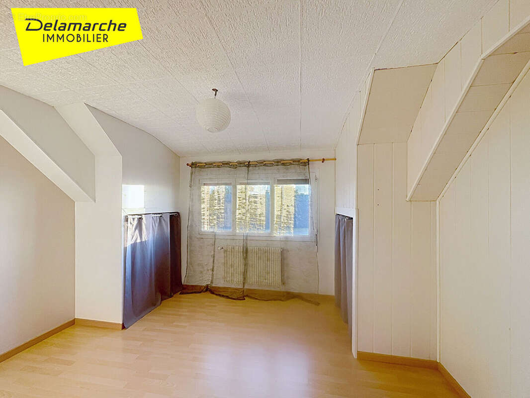 Maison à SAINT-HILAIRE-DU-HARCOUET