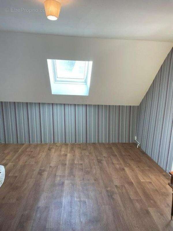 Maison à NOYEN-SUR-SARTHE