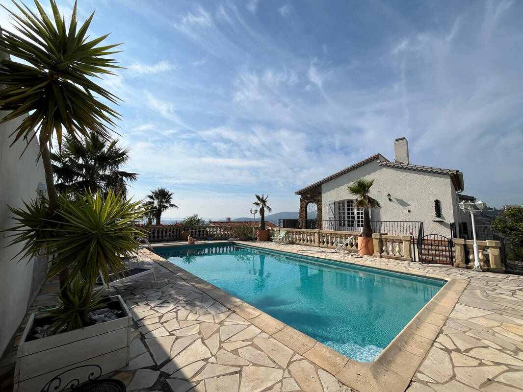 Maison à HYERES