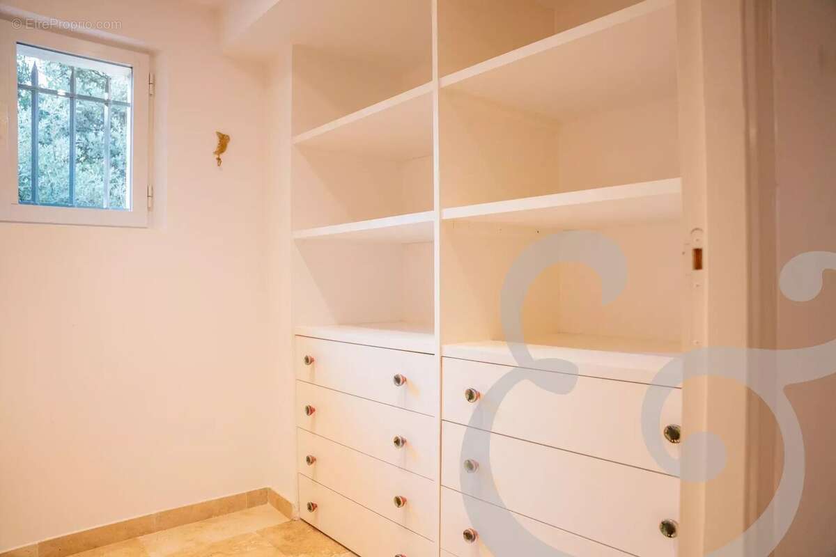 Maison à MAS-BLANC-DES-ALPILLES