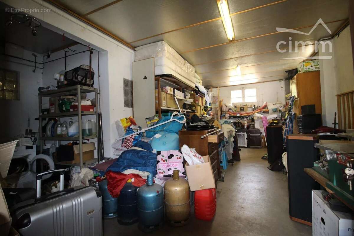 A vendre villa de 212 m² habitables avec un logement en rez de chaussée sur terrain de 5340 m² - photo 19