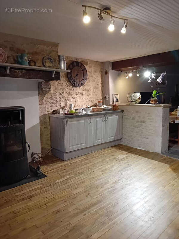 Maison à MONTIGNY-SUR-AUBE