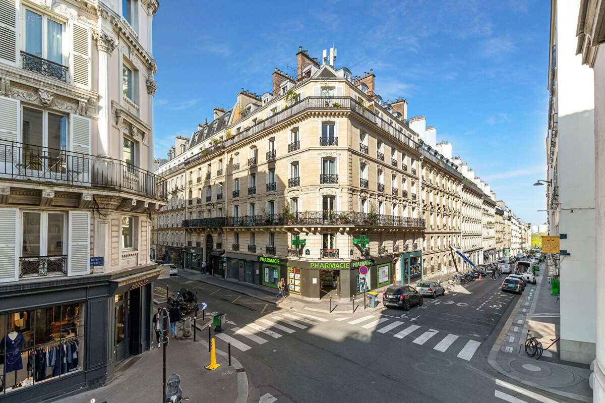 Appartement à PARIS-17E