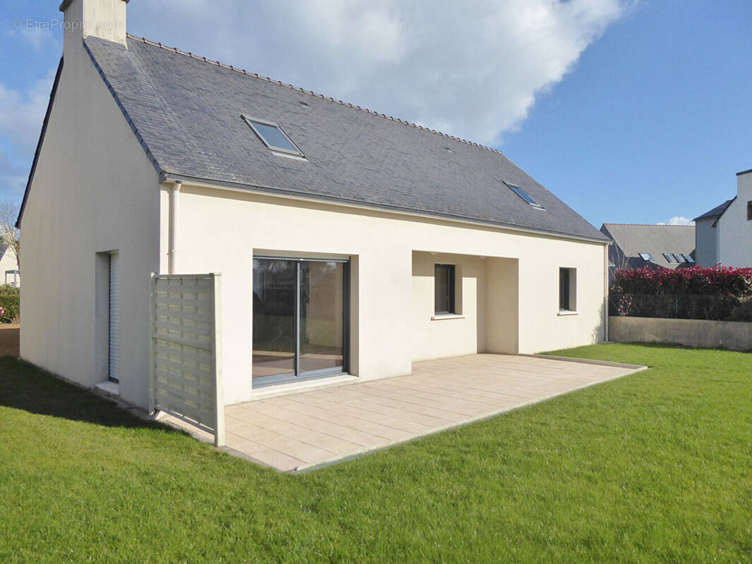 Maison à POULLAN-SUR-MER