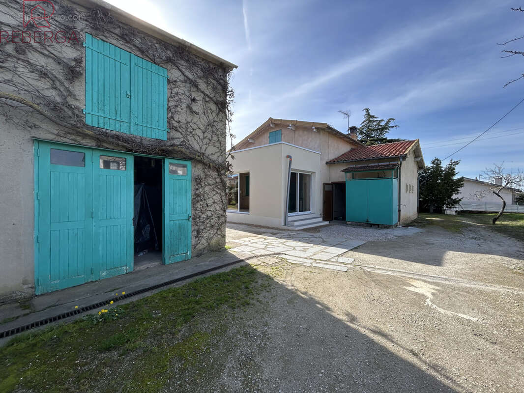 Maison à LABRUGUIERE