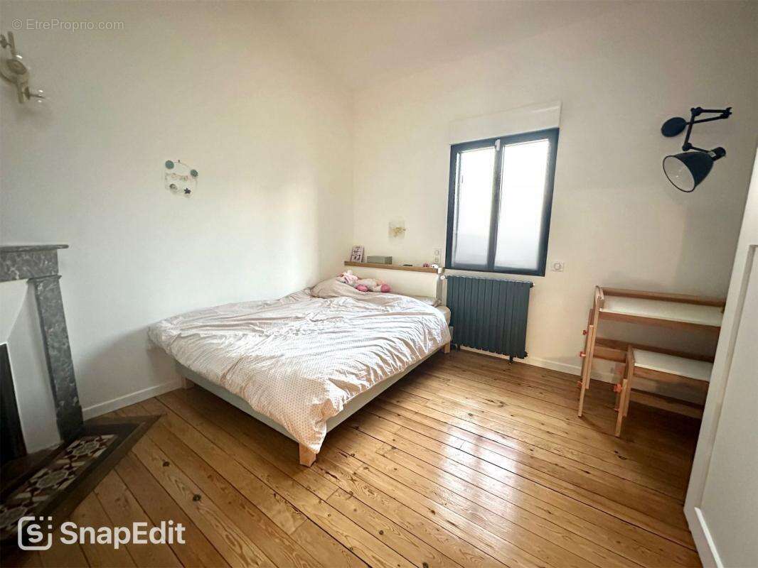 Maison à SAINT-CAPRAIS-DE-BORDEAUX