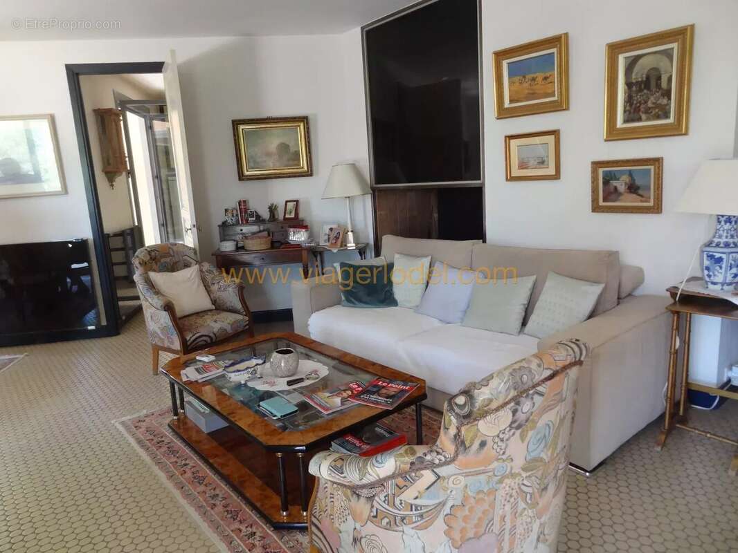 Maison à SAINT-CLEMENT-DE-RIVIERE