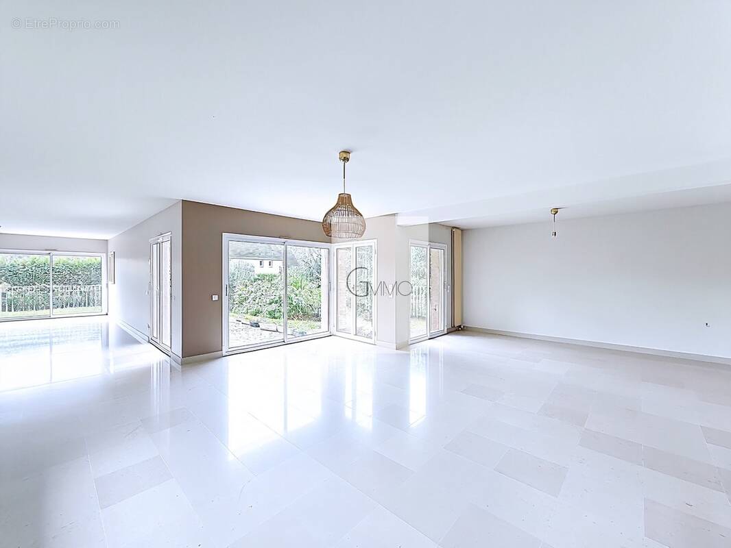 Maison à L'HAY-LES-ROSES