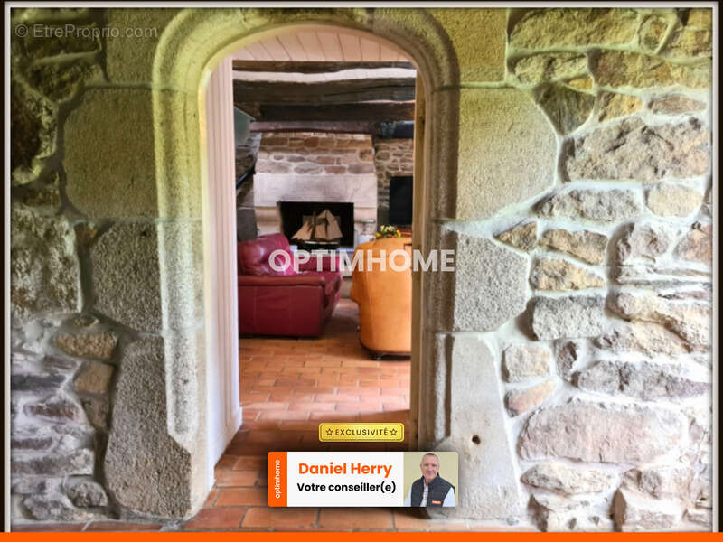 Maison à PLOUGOURVEST