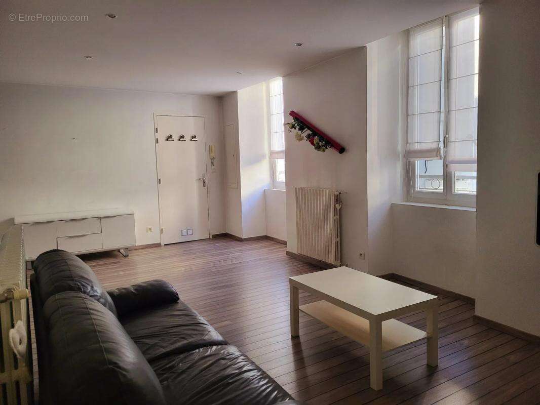 Appartement T2 rénové au cœur de Lourdes - photo 3