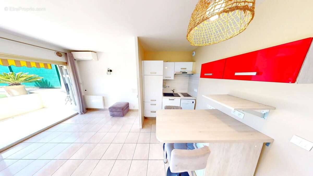 Appartement à VILLENEUVE-LOUBET