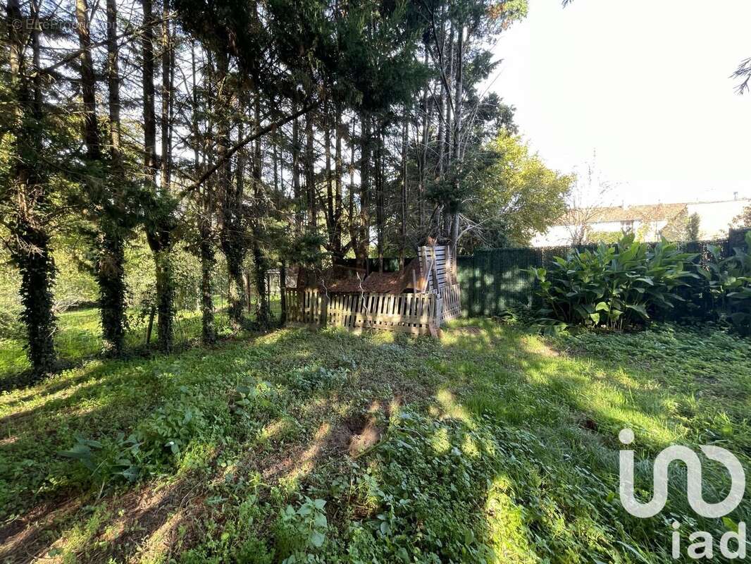 Photo 3 - Maison à LUSSAC-LES-CHATEAUX