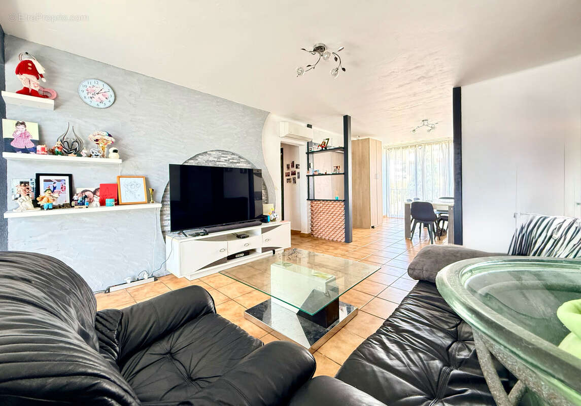 Appartement à SIX-FOURS-LES-PLAGES