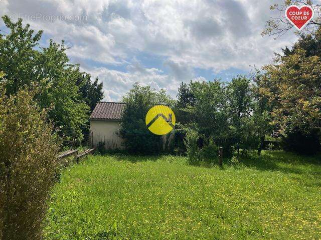 Terrain à LES AIX-D&#039;ANGILLON