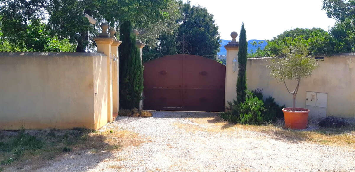 Maison à PLAN-D&#039;AUPS-SAINTE-BAUME