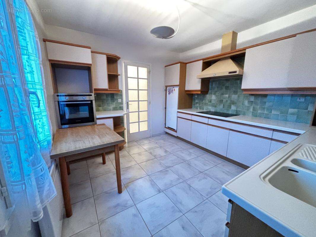 Maison à VILLEMOUSTAUSSOU