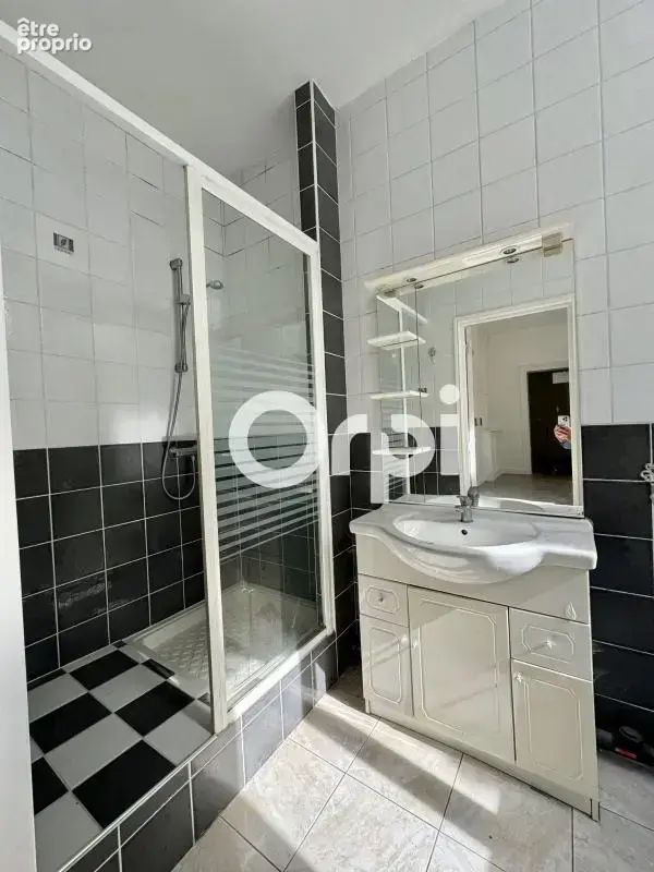 ORPI Porte Neuve, à Vendre : Appartement avec terrasse vendu loué - Quartier du Dernier - photo 5