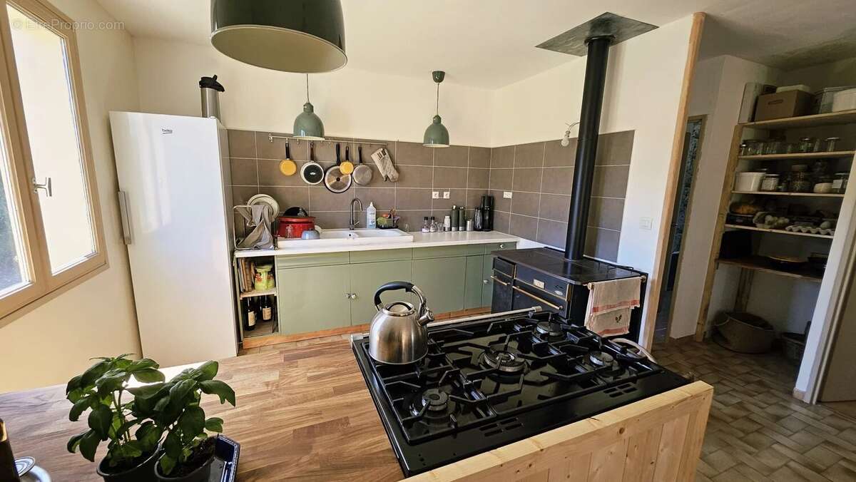 Maison à MONTAREN-ET-SAINT-MEDIERS