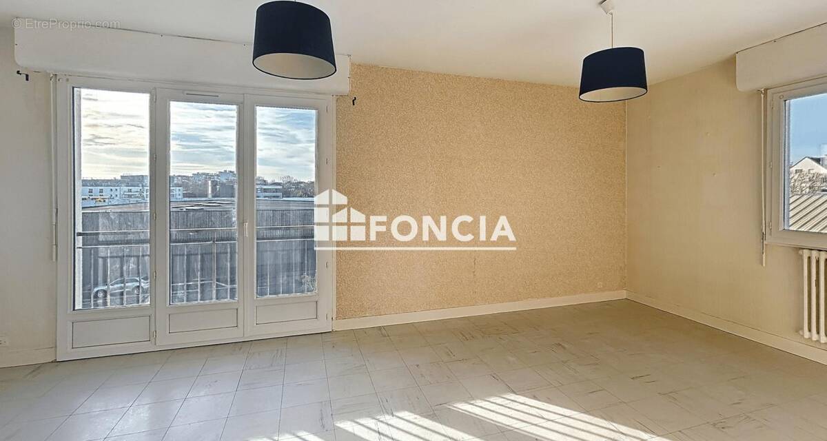 Appartement à MONDEVILLE