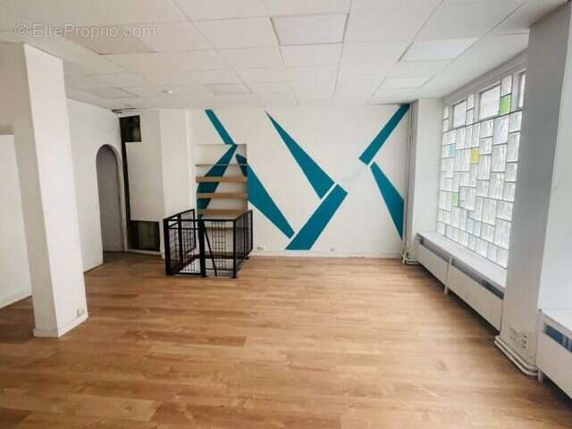 Commerce à PARIS-18E