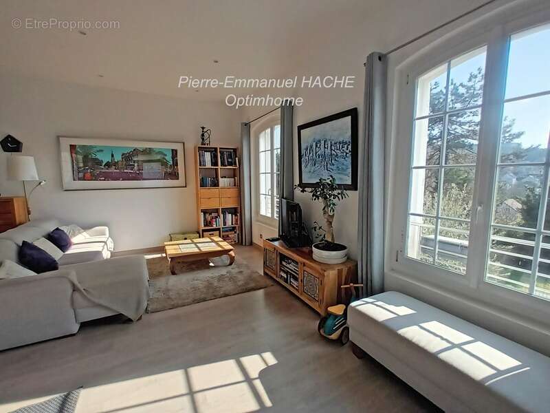 Appartement à MAREIL-MARLY