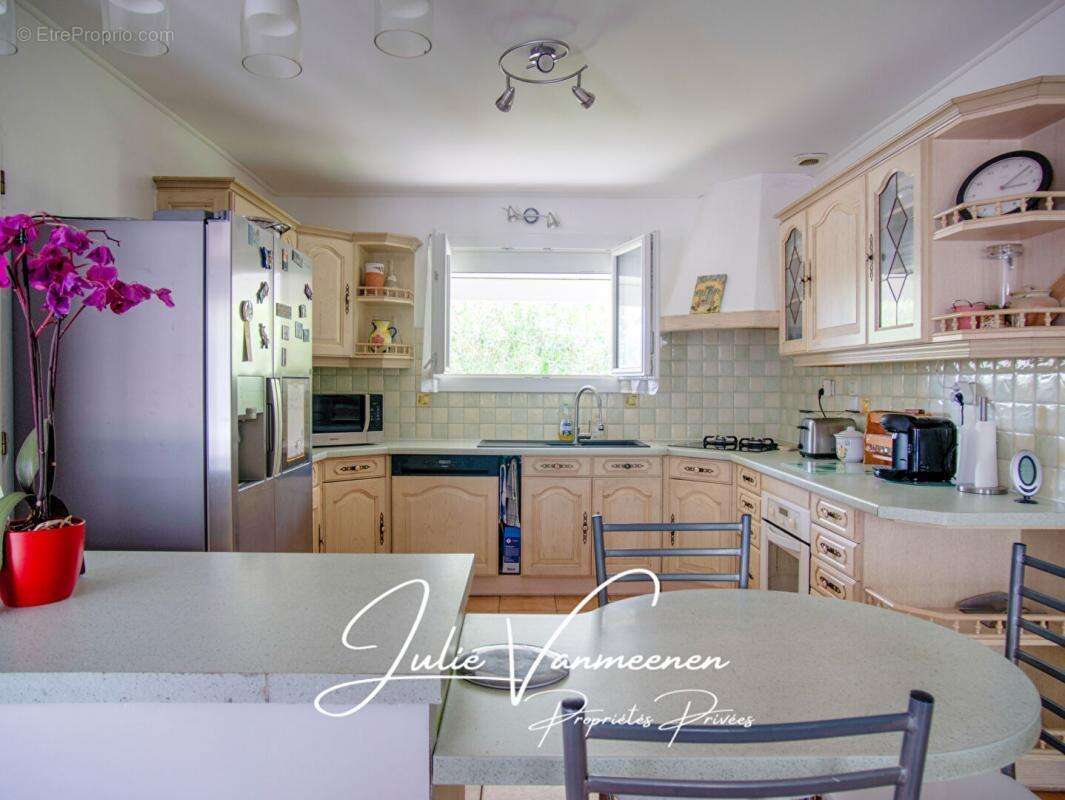 Maison à LA SALVETAT-SAINT-GILLES