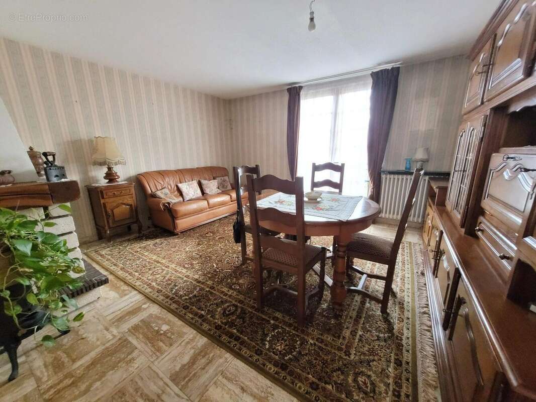 Maison à GOUSSAINVILLE