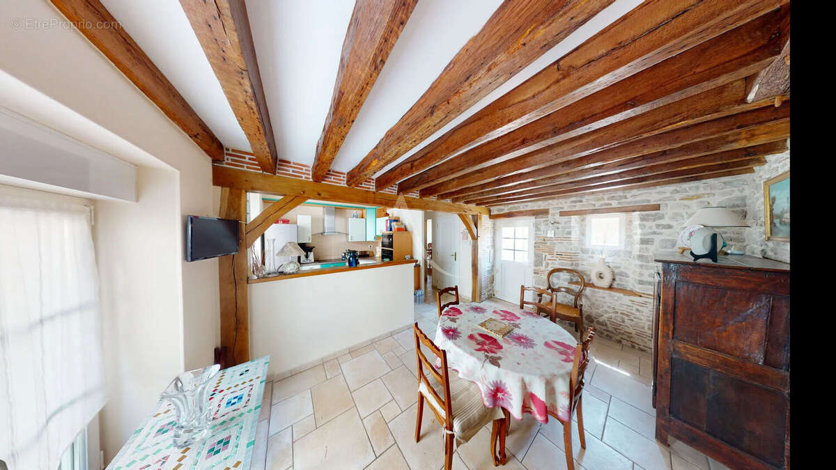 Maison familiale 8 pièces - 206 m2 - Centre ville de Neuville-aux-bois - photo 5