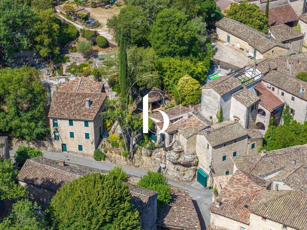Charme et caractère pour cet ensemble immobilier d'exception... - photo 2