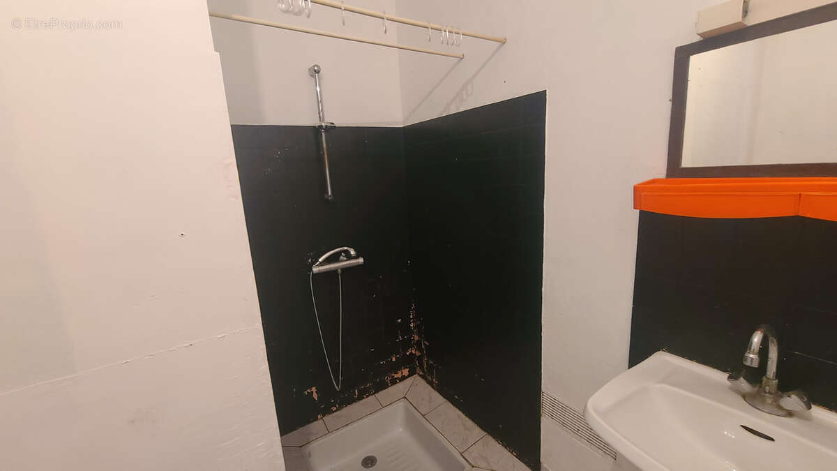 Maison à LA CHAIZE-LE-VICOMTE