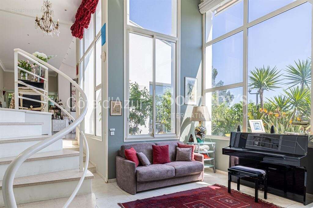 Maison à VALBONNE