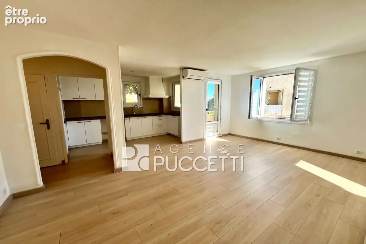 Photo Appartement à Vence au prix de 235 000€