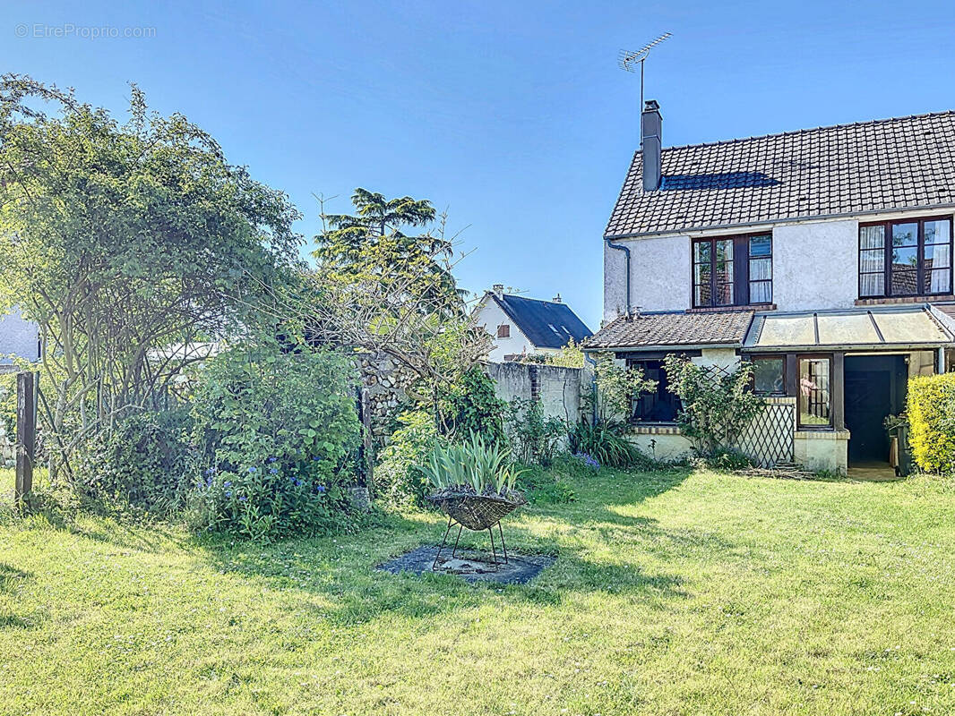 Maison à HARGEVILLE