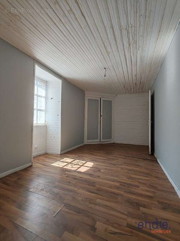 Maison a renover 143 m2 proche gencay - photo 7