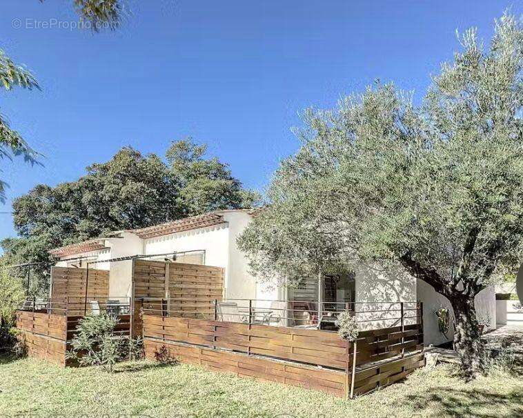 Maison à LA GARDE-FREINET