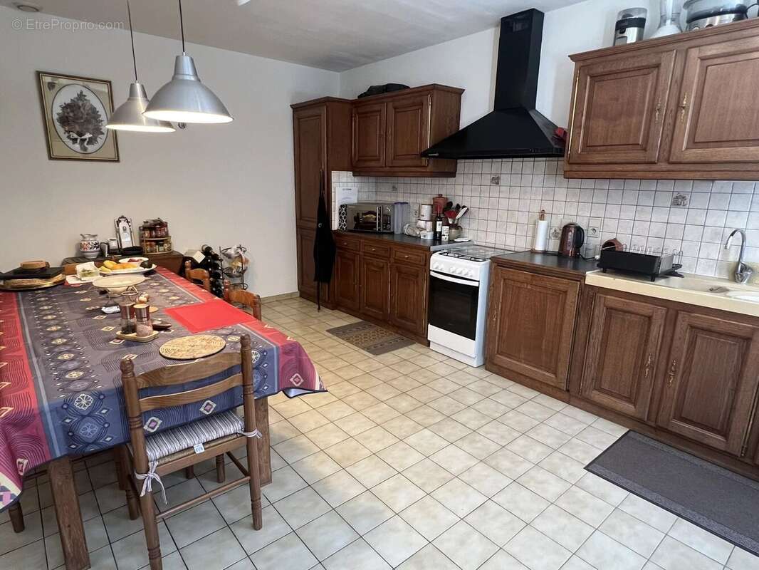 Maison de village de 156m² (4 ch) avec grange et jardin - photo 2