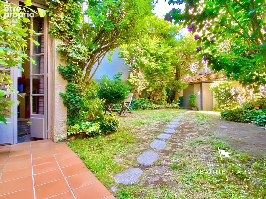 Le chesnay – limite versailles – maison ancienne avec jardin – 3 chambres - photo 3