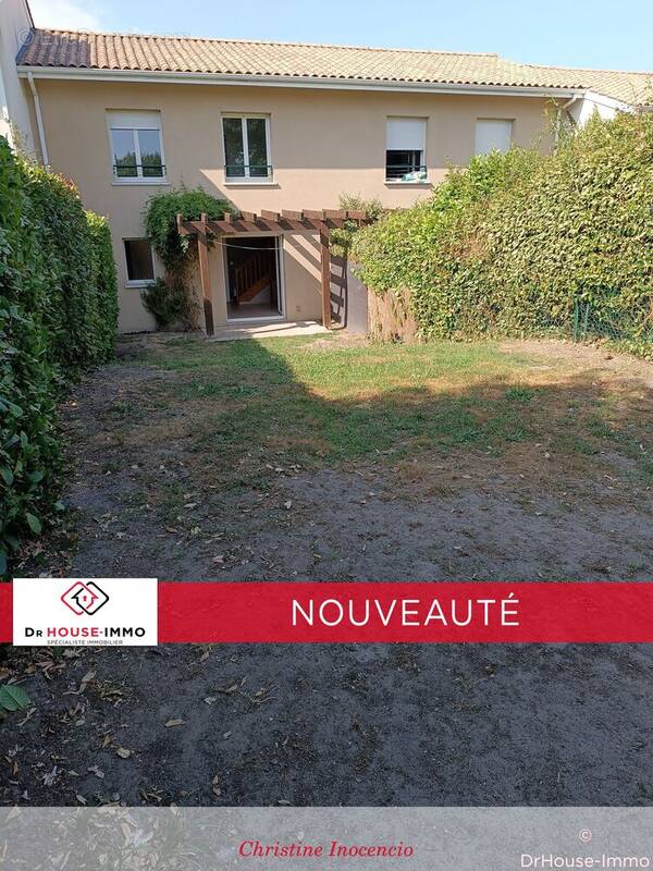 Maison à SAINT-YZAN-DE-SOUDIAC