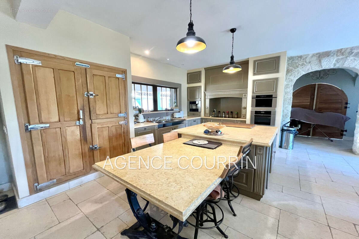 Maison à LE BAR-SUR-LOUP