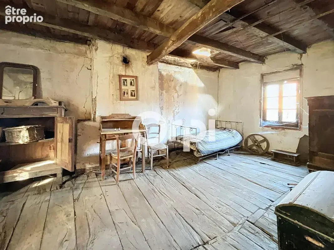 Maison à Vendre entièrement à rénover avec Grange - photo 6