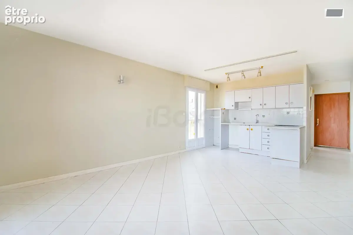 Six Fours Les Plages - Appartement Type 2 45m2 vue mer avec garage - photo 8