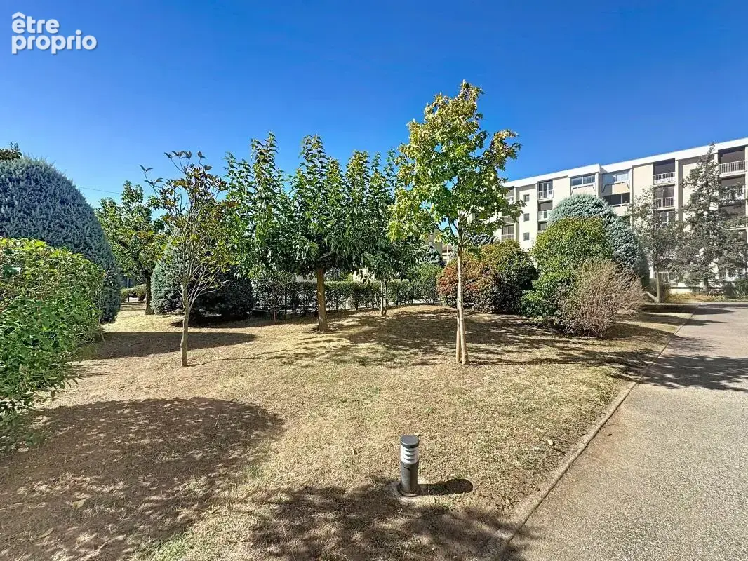 Photo Appartement à Bourg-Les-Valence au prix de 143 000€