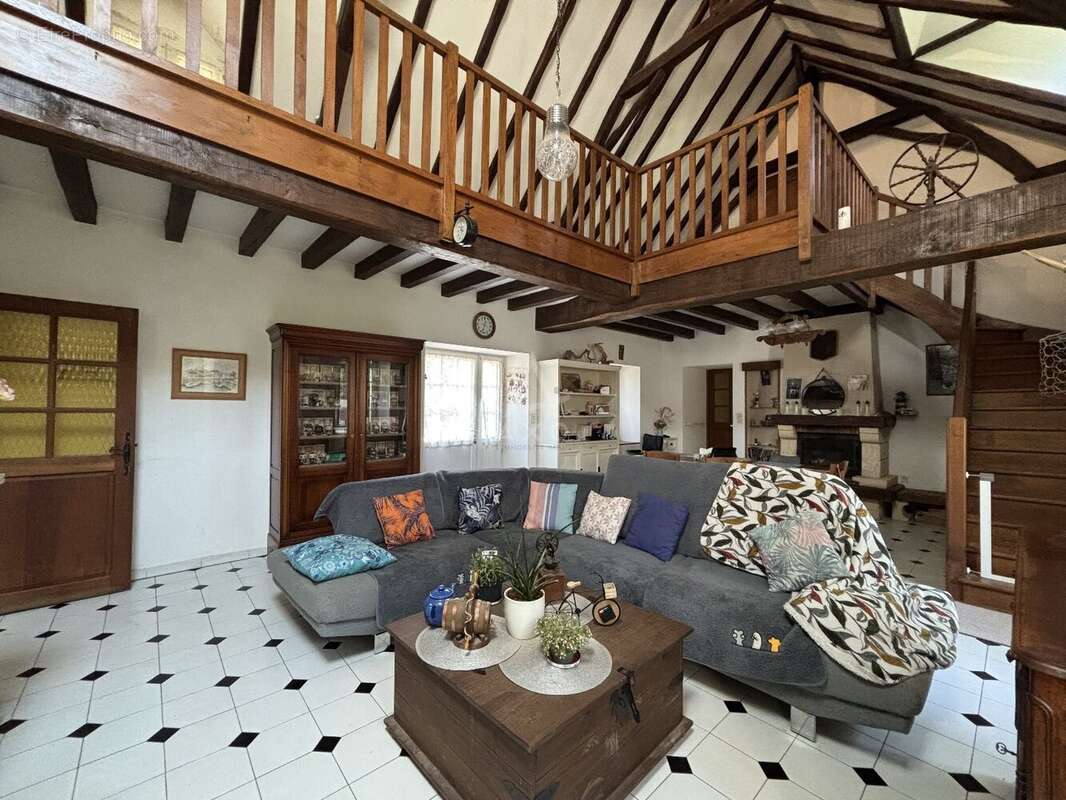 Maison à MIRE