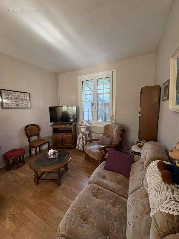 Maison à THOUROTTE