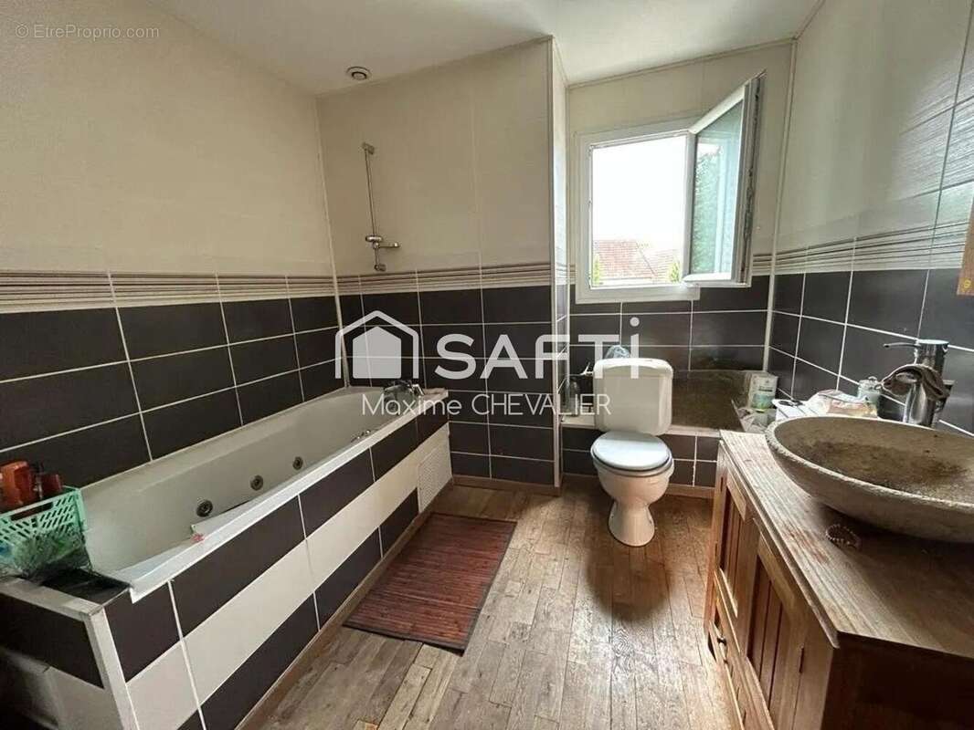 Maison 168 m² à Vicq-Exemplet  - photo 7