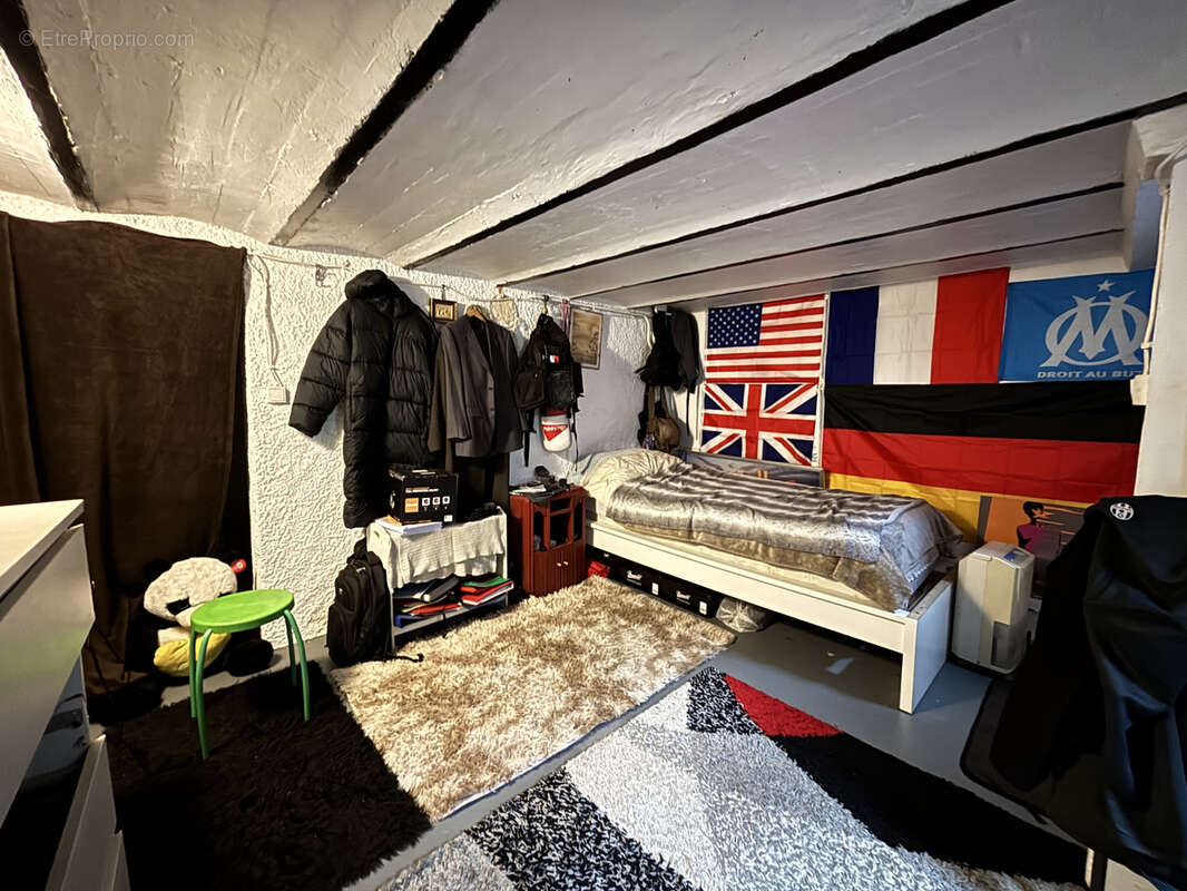 Commerce à SARTROUVILLE