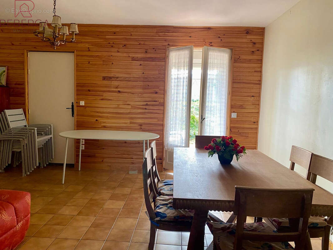 Maison à AUSSILLON