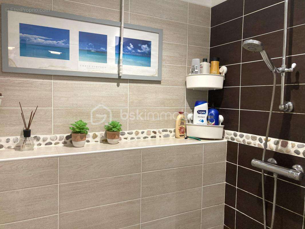 Maison à VILLECOMTAL-SUR-ARROS