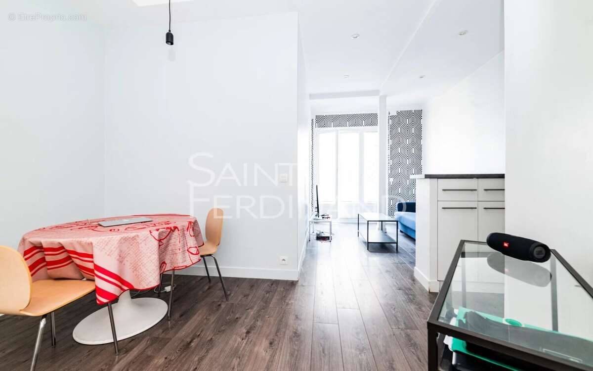 Appartement à PARIS-17E