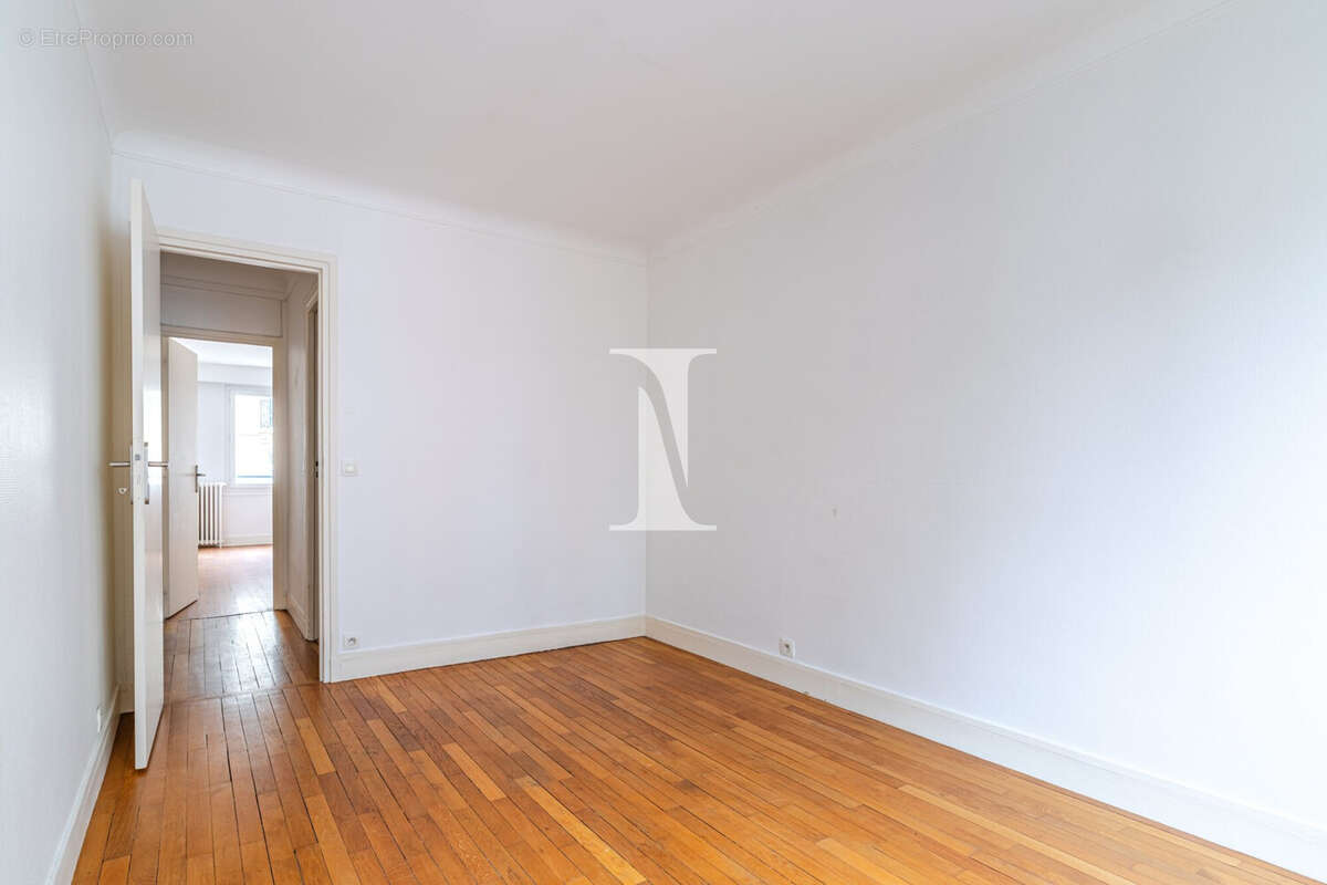 Appartement à PARIS-17E
